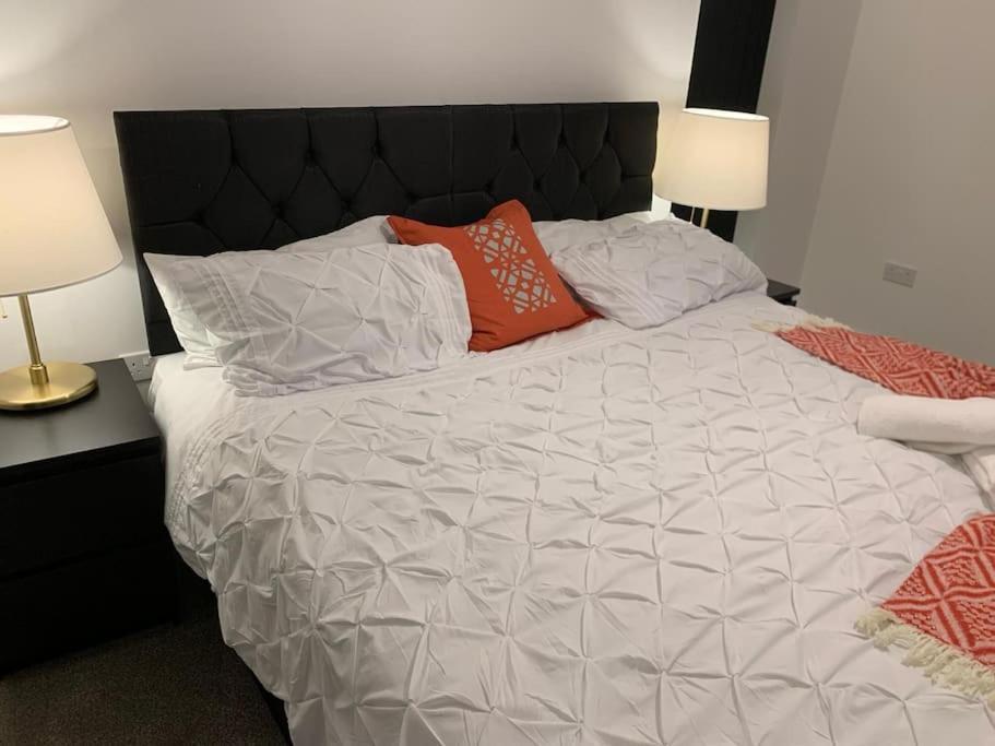 Brand New Entire 4 Bed House Multiple Free Parking Early Check-In Late Check- Out Allowed South Ockendon Εξωτερικό φωτογραφία