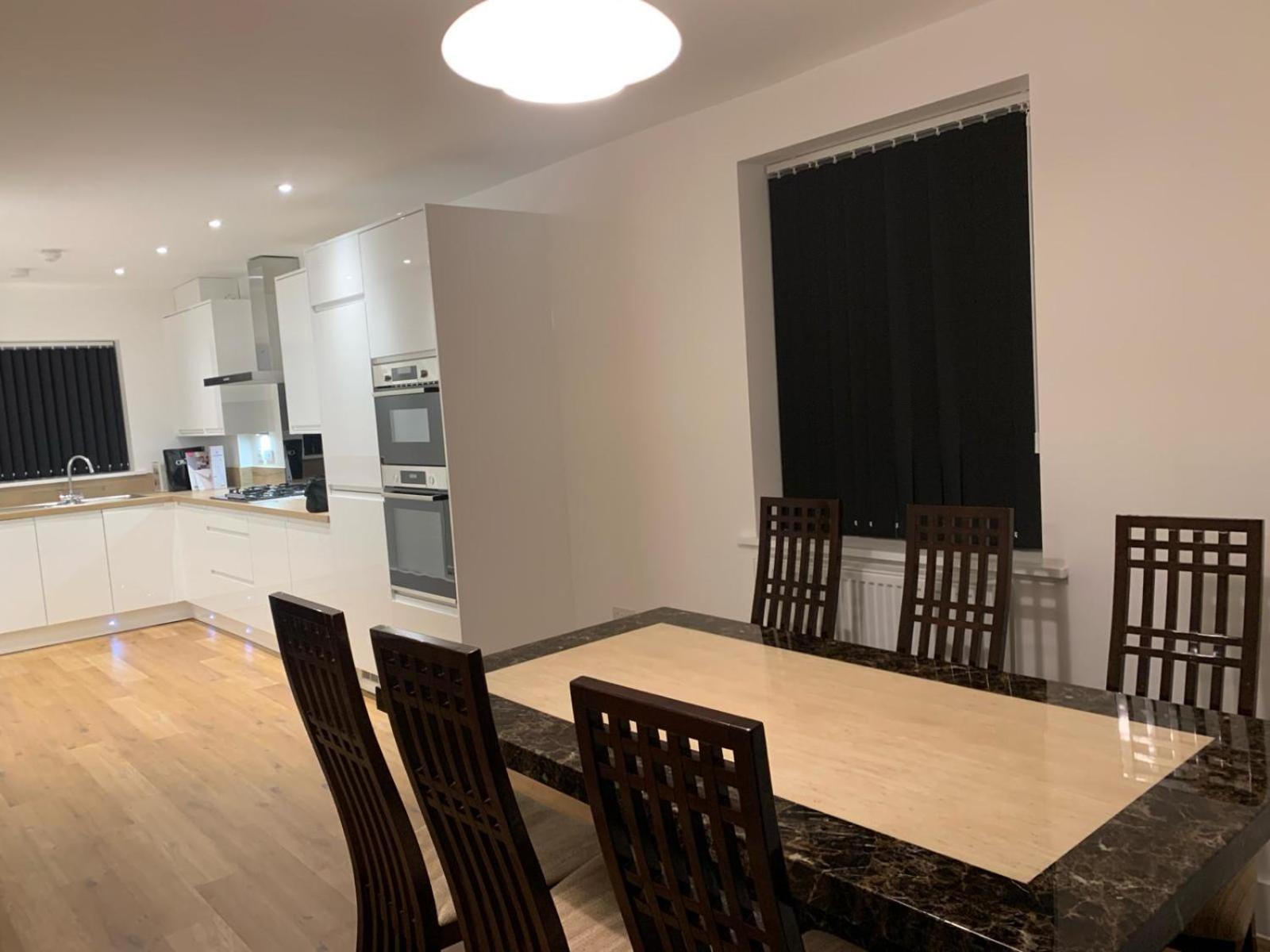 Brand New Entire 4 Bed House Multiple Free Parking Early Check-In Late Check- Out Allowed South Ockendon Εξωτερικό φωτογραφία